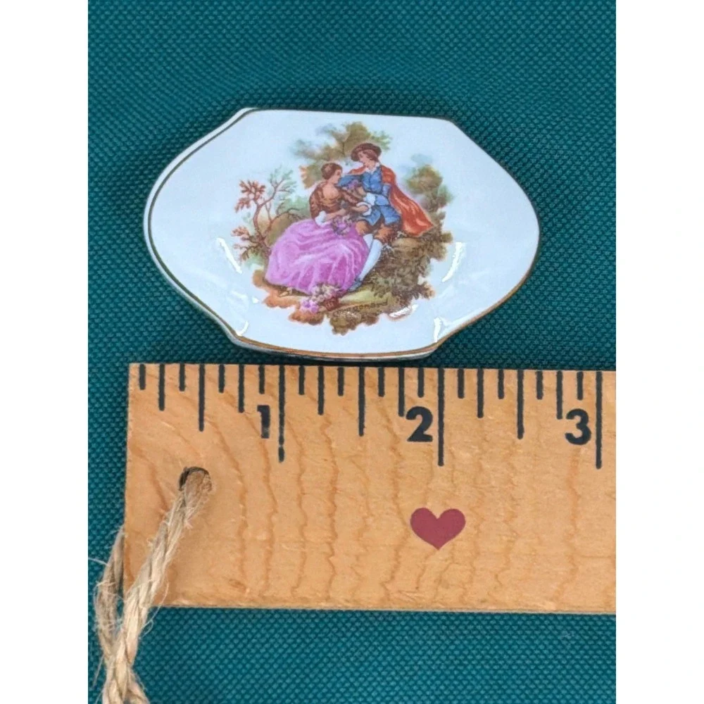 R Sechet Limoges‎ France Porcelain Trinket Box Fragonard Courting Couple Hexagon